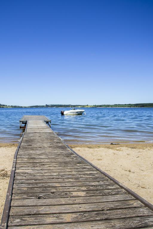 Beau-Rivage Du Lac De Pareloup Salles-Curan Bagian luar foto
